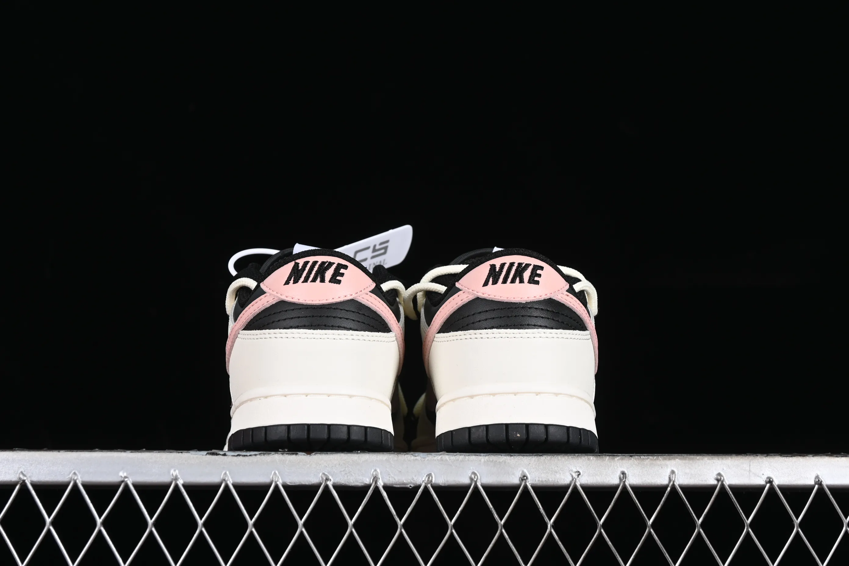 All categories Nk SB Dunk series Nk SB Dunk Low low-top sneakers CS version Nk Dunk Low Steam Puppet-Smoky Rose SB strap low-top casual sneakers FD1232-001